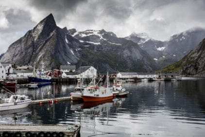 Hafen einer norwegischen Kleinstadt.